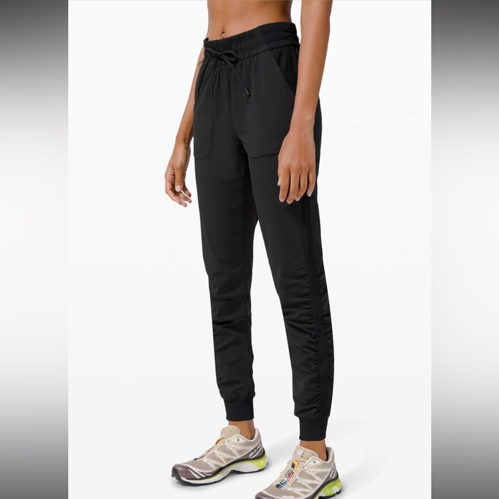 Lululemon Beyond the Studio Jogger Black Size 4